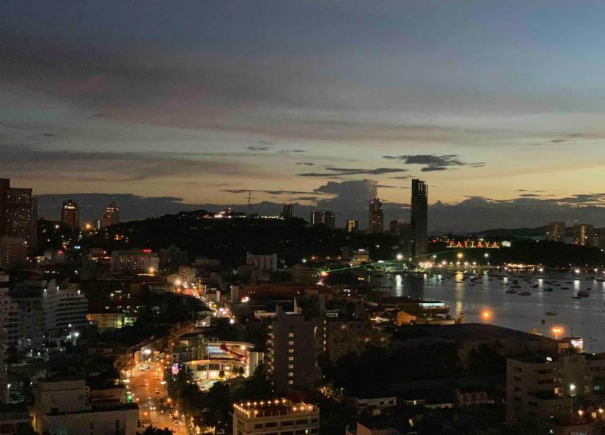 Edge Central Pattaya Seaview Residence المظهر الخارجي الصورة